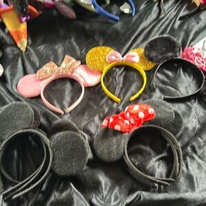 11 Minnie Mouse ears